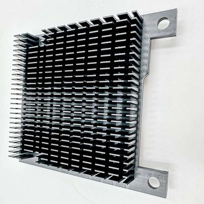 Η στερεάς κατάστασης κίνηση heatsink, στερεάς κατάστασης κίνηση SSD υπολογιστών heatsink, σκληρός δίσκος ηλεκτρονικών συστατικών heatsink περιβάλλει