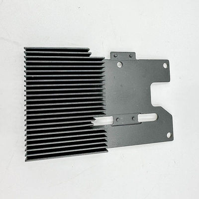 ISO9001 CNC που επεξεργάζεται το θερμαντικό σώμα Heatsink στη μηχανή αργιλίου συνήθειας μερών