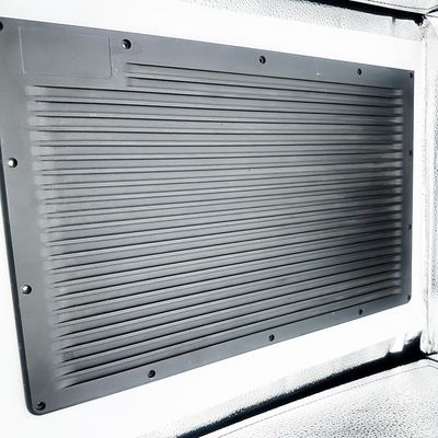 CNC που επεξεργάζεται τη γυρίζοντας εξώθηση Heatsink αργιλίου μερών άλεσης για το όργανο επικοινωνίας στη μηχανή