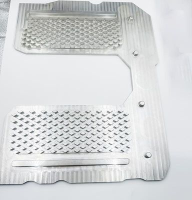 CNC που επεξεργάζεται το πιάτο βάσεων lap-top αργιλίου, έξοχη ήρεμη βάση lap-top κραμάτων αργιλίου υψηλής δύναμης ανεμιστήρων lap-top στη μηχανή heatsink