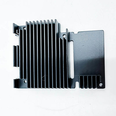Feitai CNC που επεξεργάζεται τα πτερύγια Heatsink αργιλίου μερών στη μηχανή που ενώνουν στενά τα δροσίζοντας τμήματα θερμαντικών σωμάτων
